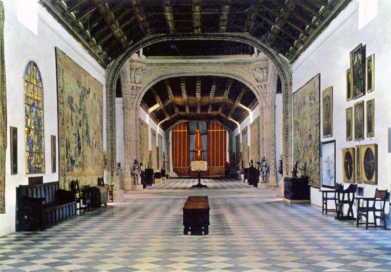 Santa
                  Maria de los Reyes : Grande salle du Museo e Santa
                  Cruz