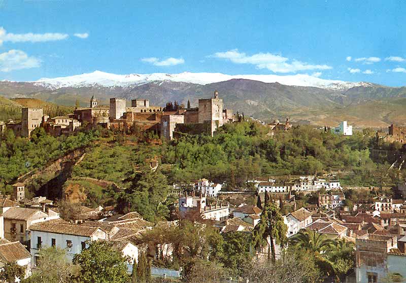 Granada : L'Alhambra et la Sierra Nevada vue du
            Sacramonte