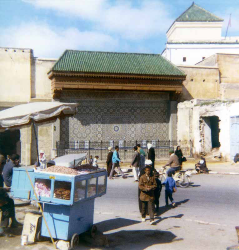 Meknes-fontaine-place-El-Hedime