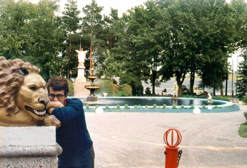 St-Felicien Jean-Paul dans le jardin public perès du
              zoo