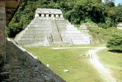 La Grande Pyramide
                  de Palenque