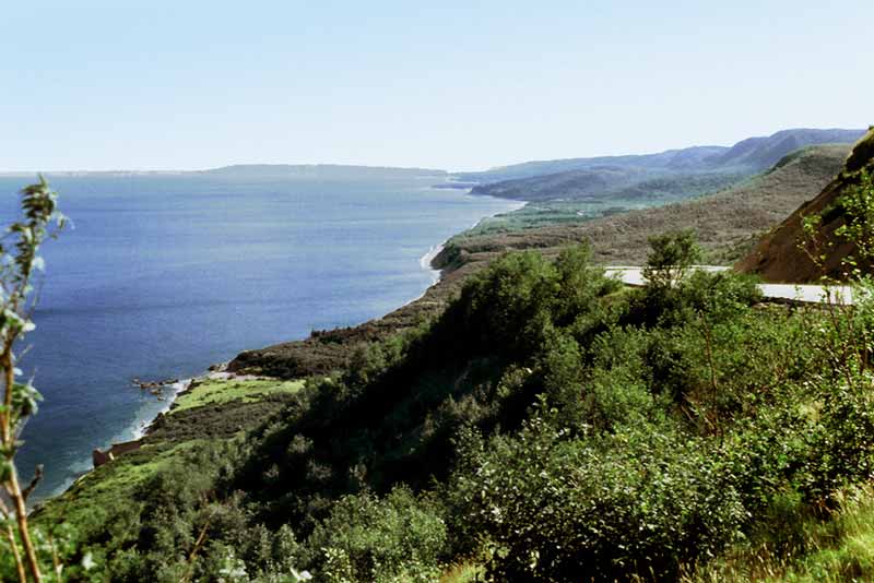 Cabot Trail :
          Cap Smokey à l'horizon