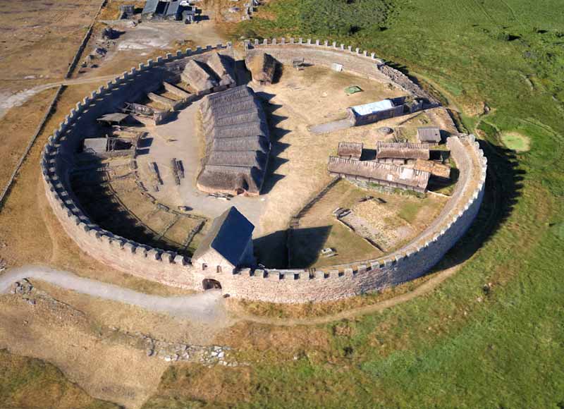 Enceinte du fort viking d'Eketorp reconstituée