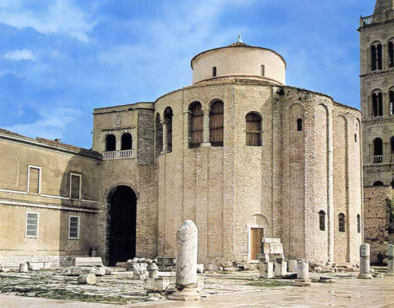 L'église pré-romane de Sveti Donat et le forum de
            Zadar