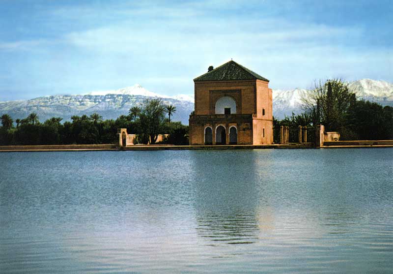 Marrakech : la Menara et l'Atlas enneigé