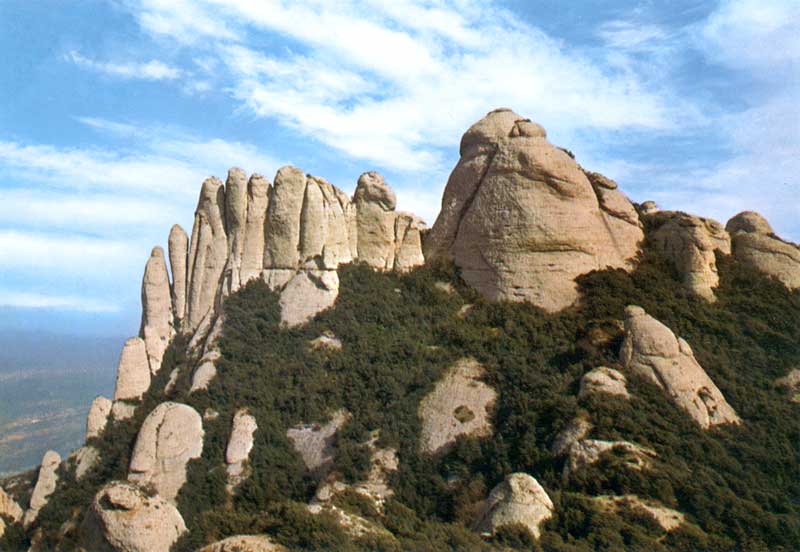 Relief tourmenté de la Sierra de Montserrat