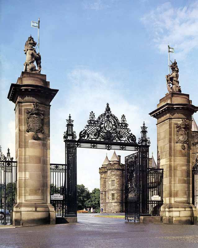 Edinburgh : entrée de Holyrood
                              Palace