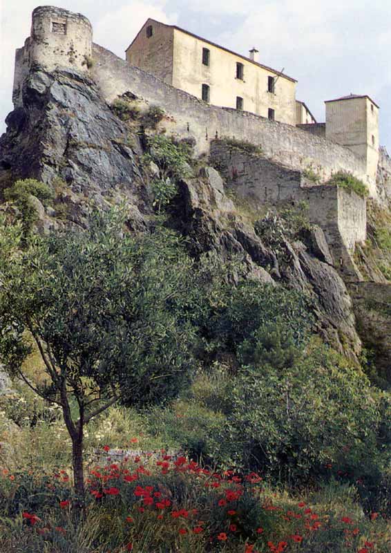 Corte-la-citadelle-depuis-le-belvedere