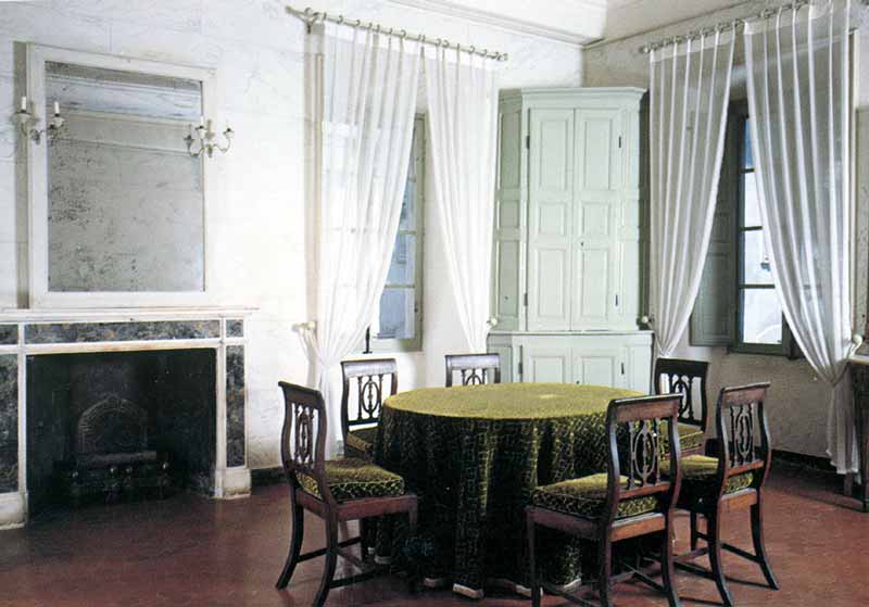 Ajaccio-Casa-Buonaparte-salle-a-manger