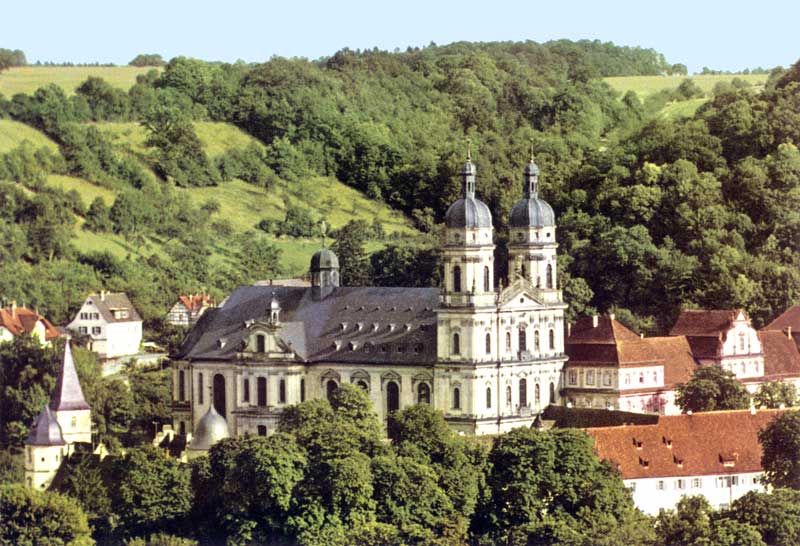 Abbaye de Schontal dans son vallon Abbaye de Schontal
              dans son vallon