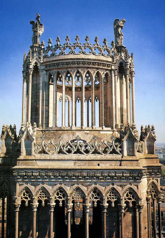 Orléans : dernier étage de la tour de la
                      cathédrale Ste-Croix