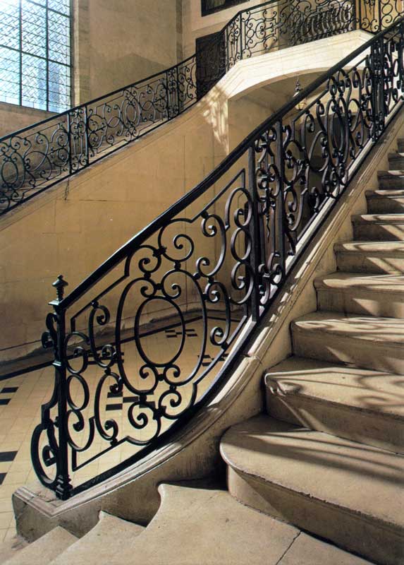 Magnifique ferronnerie de l'escalier
                      d'honneur