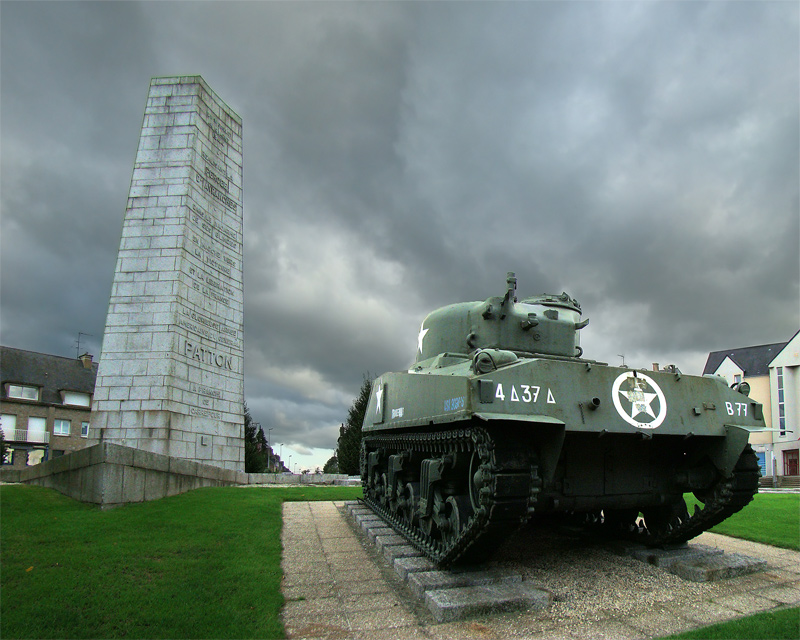 Avranches : le monument Place Patton