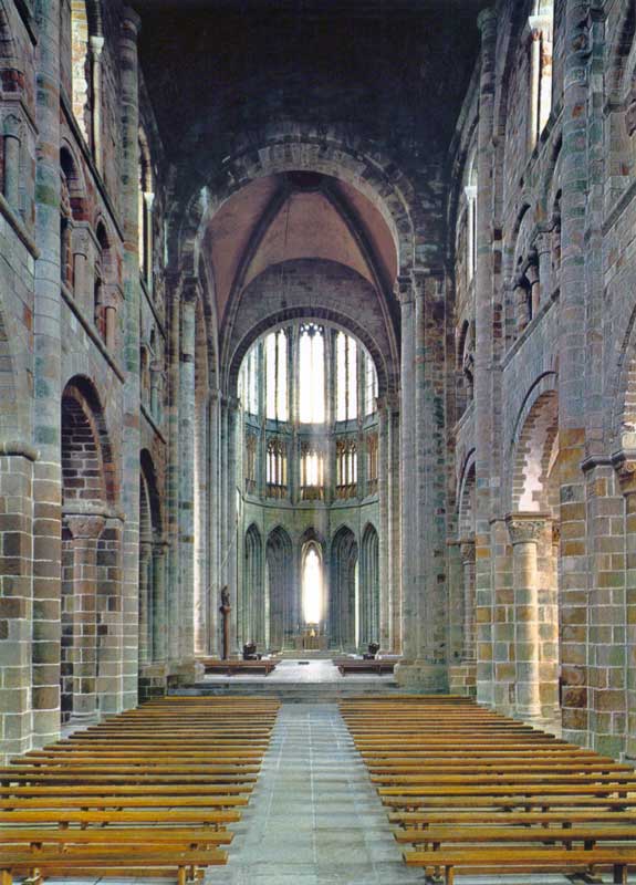 Nef
              et choeur de l'Abbatiale Saint Michel