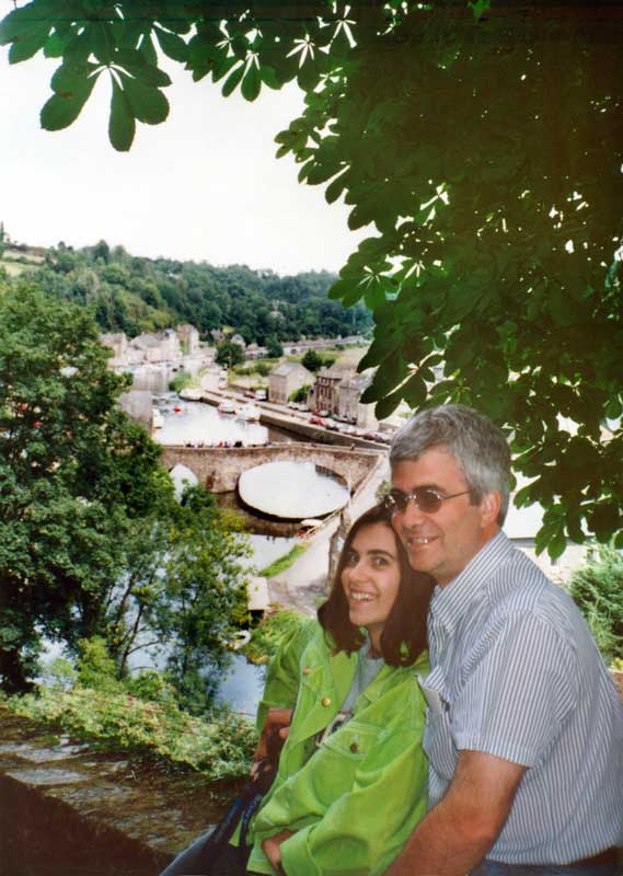 Juliette et Jean-Paul au-dessus du port du Jerzual
                à Dinan