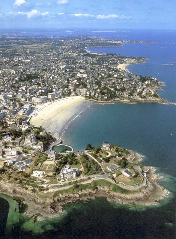 Dinard vu
              d'avion