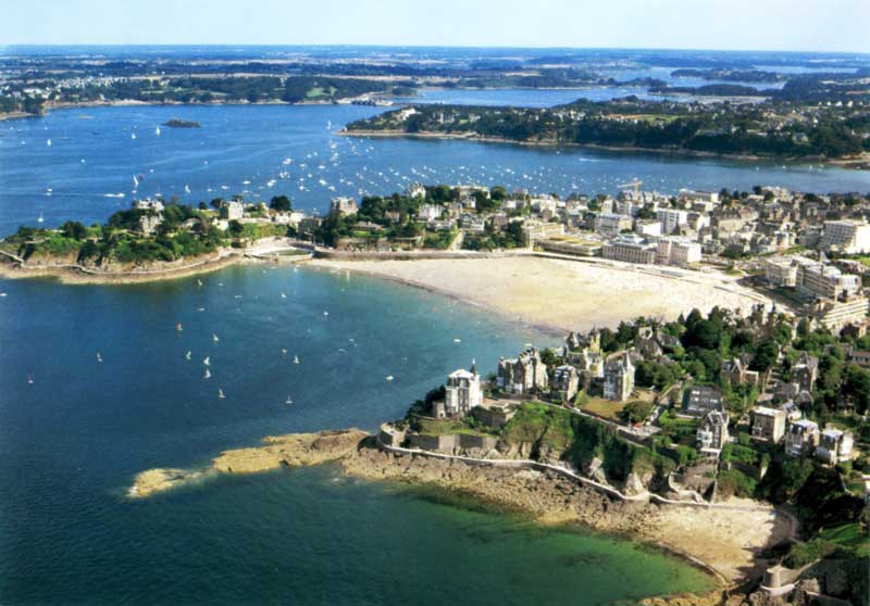 Dinard
              et la Plage du Prieuré