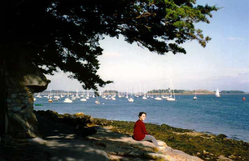 Juliette
                  devant la baie à Arradon