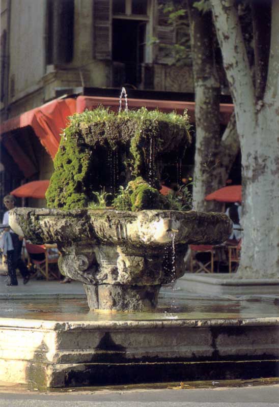 La fontaine des Neuf Canons sur le Cours Mirabeau