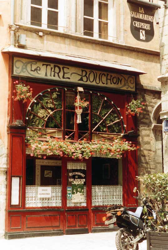 Bouchon Place Neuve St-Jean