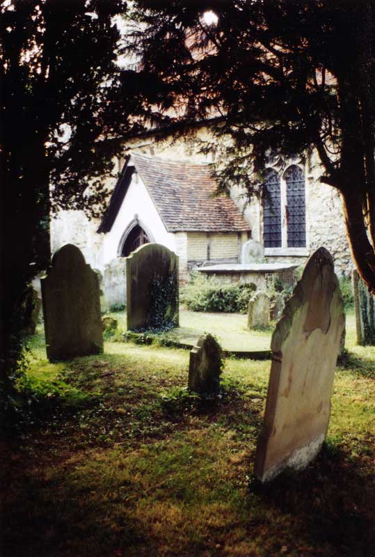 Près de Canterbury, le petit cimetière de
                  Fordwich