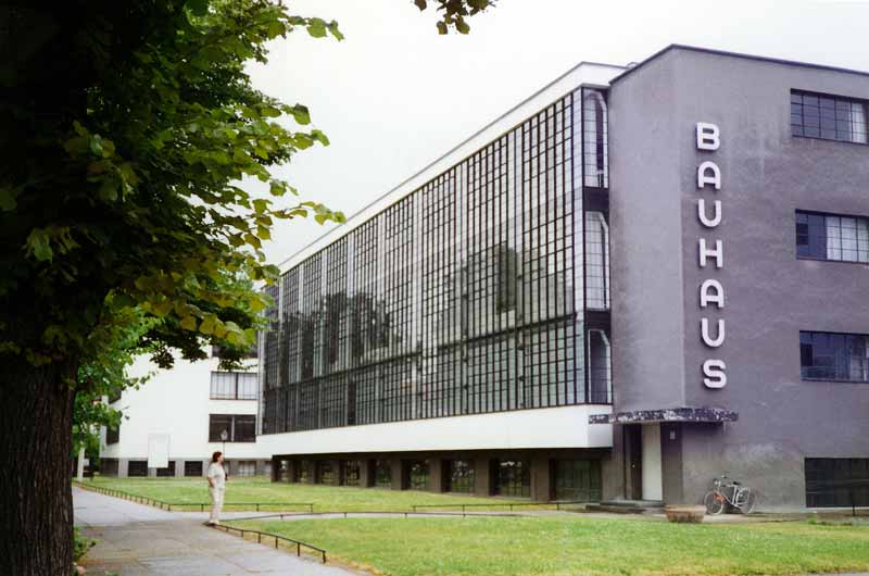 Dessau : façade du Bauhaus