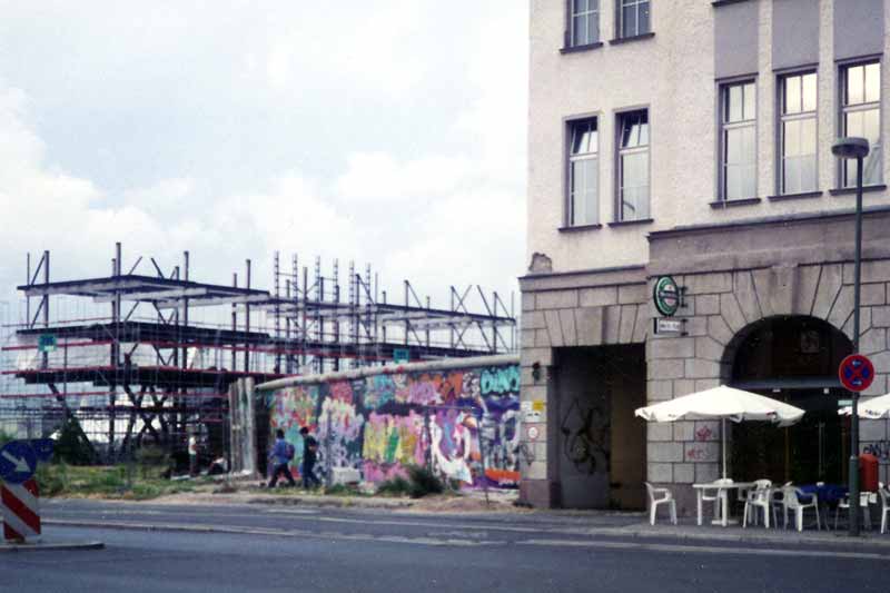 Berlin : relique du Mur en 1995