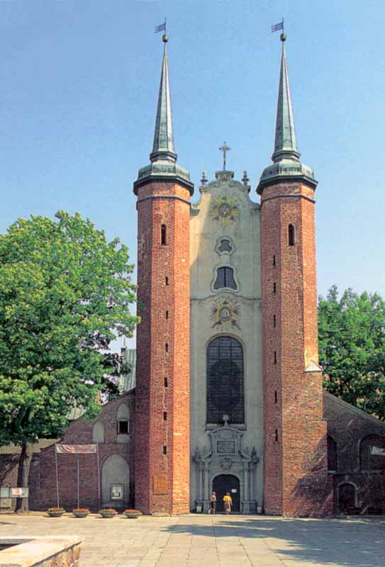 Façade de la cathédrale d'Oliwa