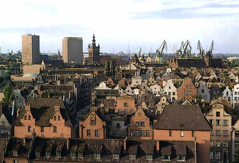 Vue depuis le clocher de l'église Ste-Marie
                      de Gdansk