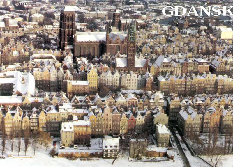 Le
                  centre historique de Gdansk sous la neige...