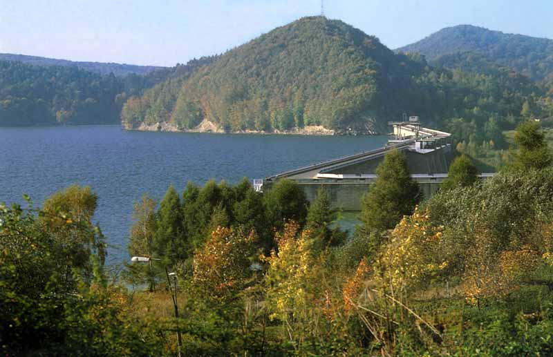 Le réservoir Solinskie et son barrage