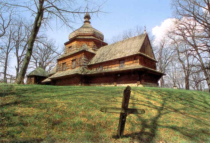 La
                    cerkiew (église en bois) de Czertez