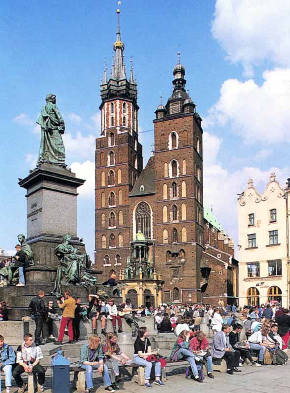 Cracow :
              l'église Notre-Dame