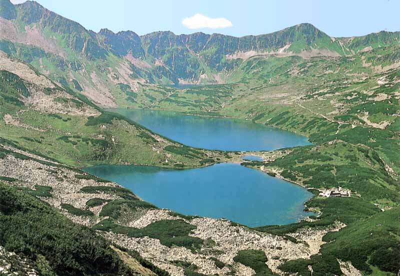Les deux lacs Morskie
        Oko et Czarny Staw au cœur des Tatras