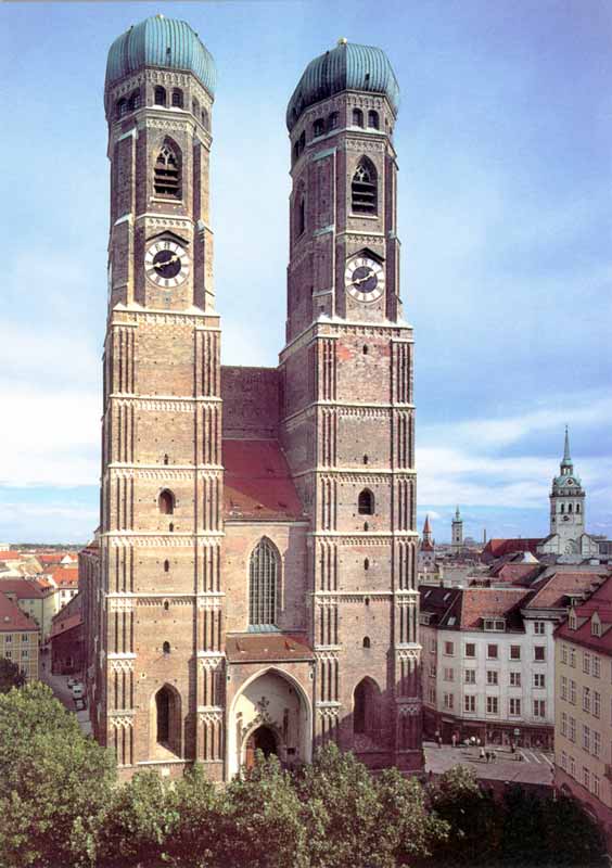München : les deux tours de l'Église Notre Dame