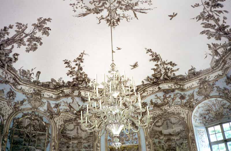 Grand lustre de Murano du pavillon de chasse
            d’Amalienburg