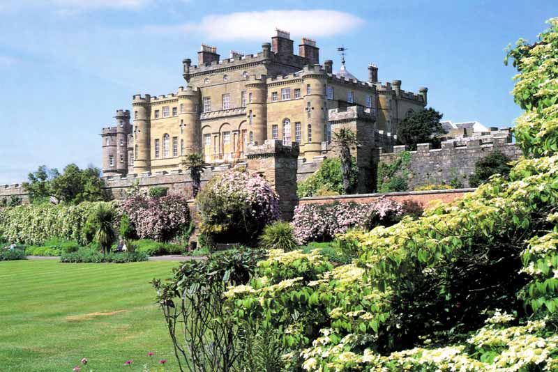 Culzean Castle : le chateau vu du jardin
