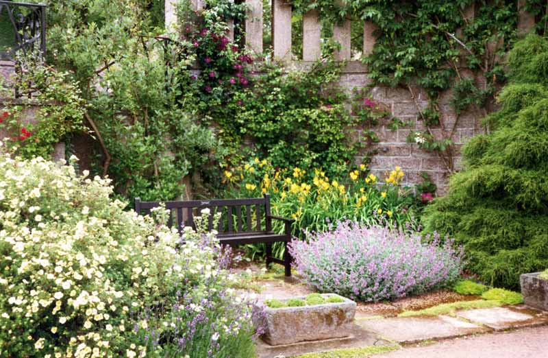 Jardins de Crathes Castle : un coin du Pool Garden