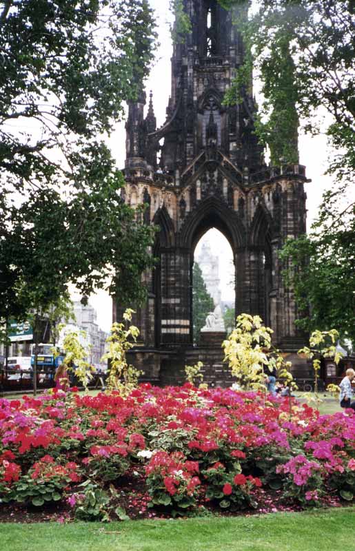 Edinburgh : monument à Walter Scott