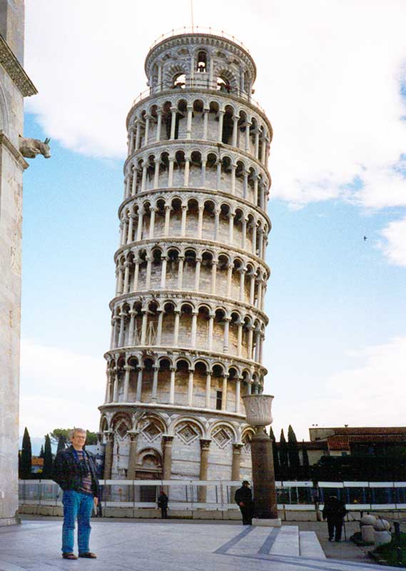 Pisa :
                la tour qui penche, qui penche...