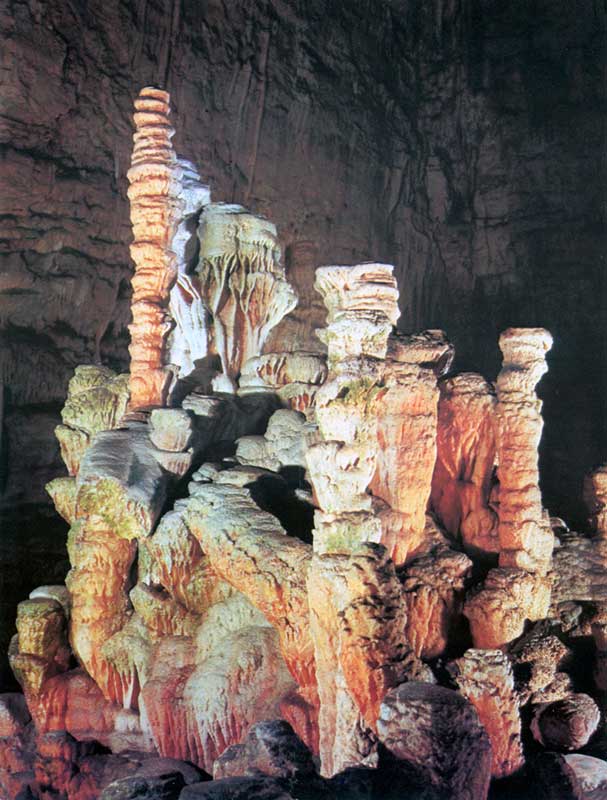 Stalagmites de la grotte de Castellana