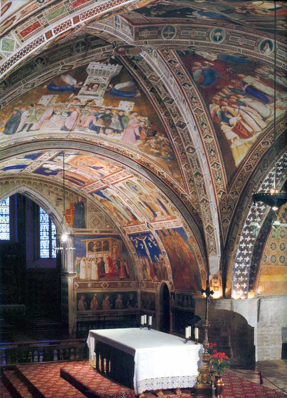 Voûte et autel de la basilique inférieure
