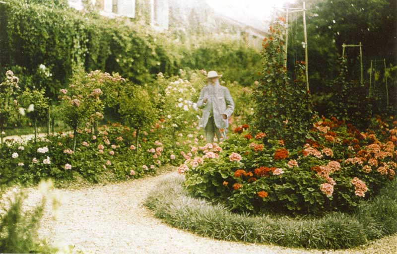Monet dans son jardin (Autochrome Lumière 1923)