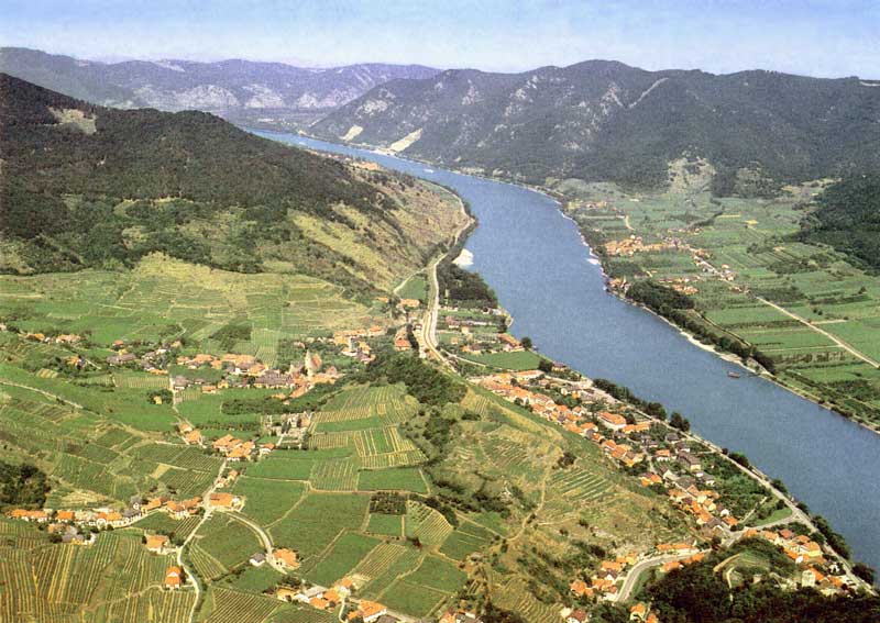 La vallée du Danube
                devant Spitz