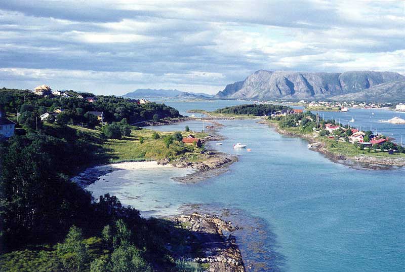 Depuis le tablier du pont sur le Brønnøyosund