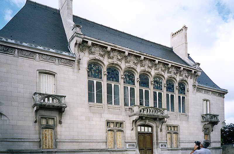 Jean-Paul-filme-la-mairie-Art-Nouveau