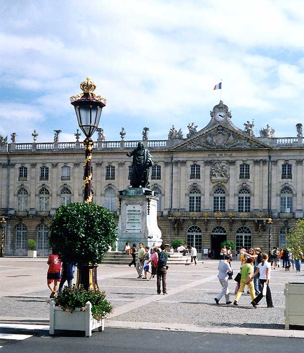 Nancy : -Place Stanislas et Hôtel de Ville