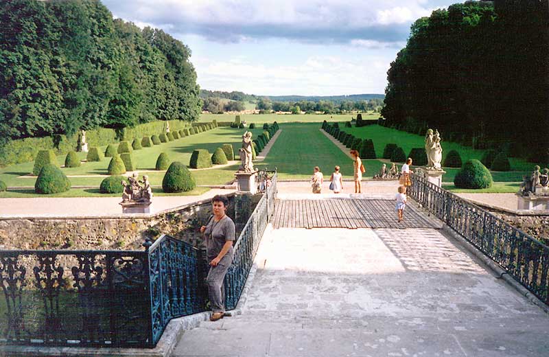 Haroue-le-grand-green-en-arriere-du-chateau