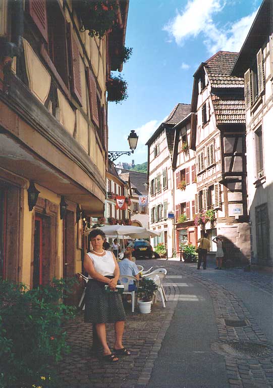 Monique sur la Grande Rue de Ribeauvillé