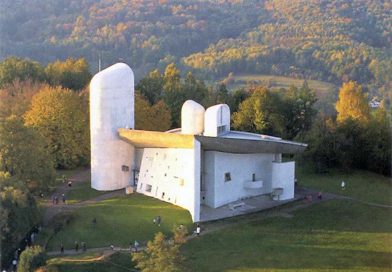 Ronchamp-chapelle-de-Le-Corbusier